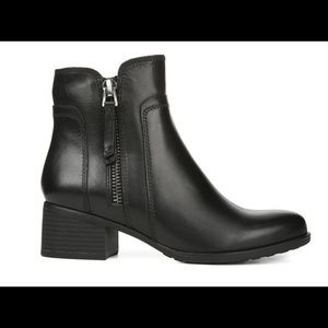 naturalizer ankle boots wide width